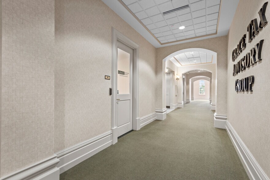 More Photos Of 1185 Immokalee Rd, Naples Office For Lease