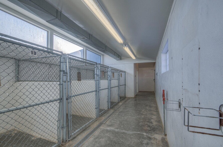 More Photos Of 22540 Us Highway 160, Walsenburg Veterinarian Kennel For Sale