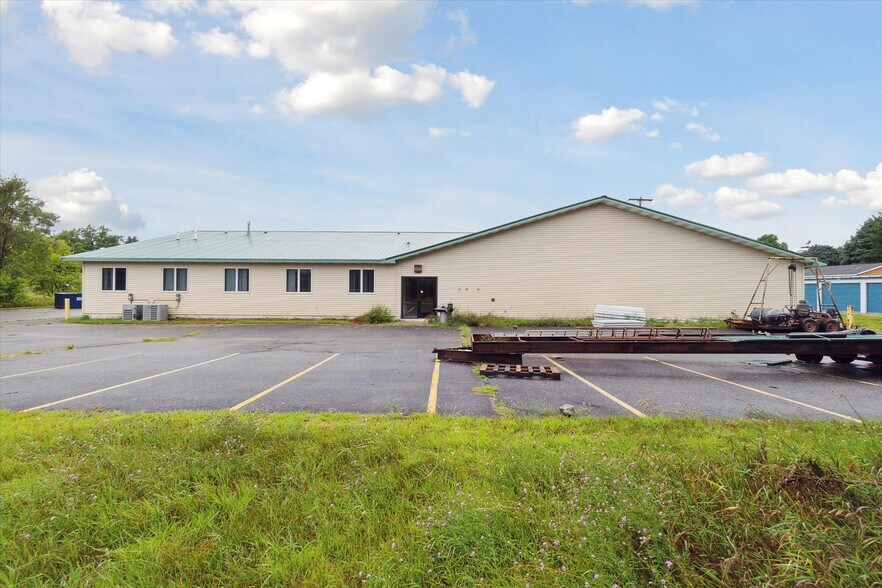 More Photos Of 1380 E Main St, Edmore Assisted Living For Sale