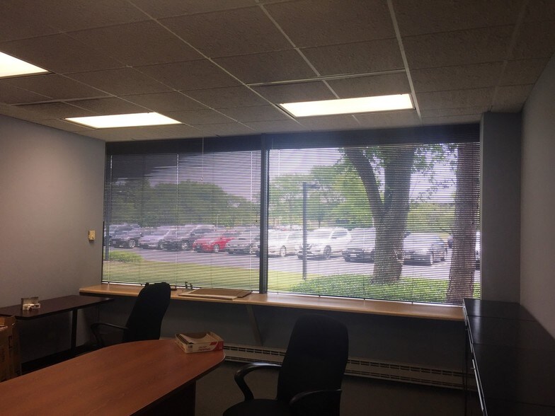 More Photos Of 1250 S Grove Ave, Barrington Unknown For Lease