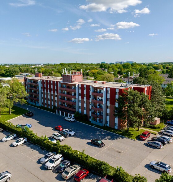 More Photos Of 2395 Homelands Dr, Mississauga Apartments For Sale