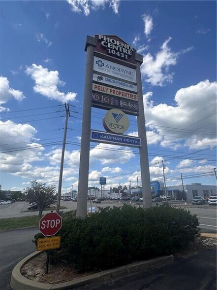 More Photos Of 10431 Perry Hwy, Wexford Office For Sale