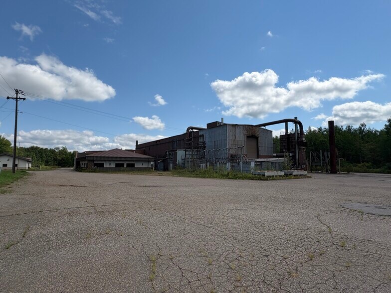More Photos Of 555 W 25th St, Hibbing Manufacturing For Sale