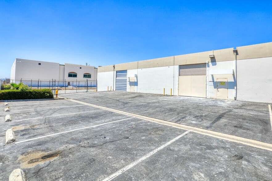 More Photos Of 5102-5108 Azusa Canyon Rd, Irwindale Unknown For Lease