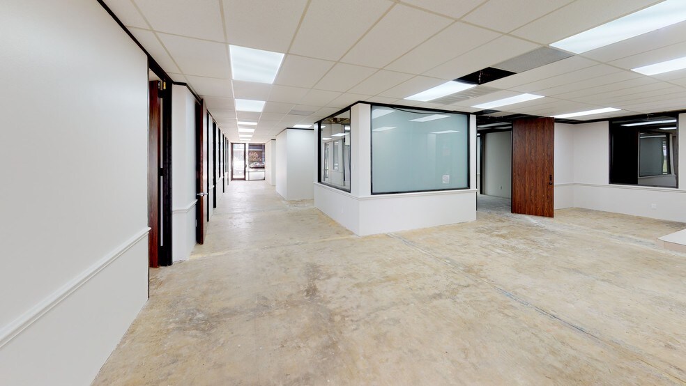 More Photos Of 10435 Greenbough Dr, Stafford Office For Lease