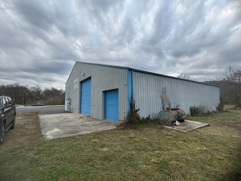 More Photos Of 2229 Bradford Hicks Dr, Livingston Auto Dealership For Sale