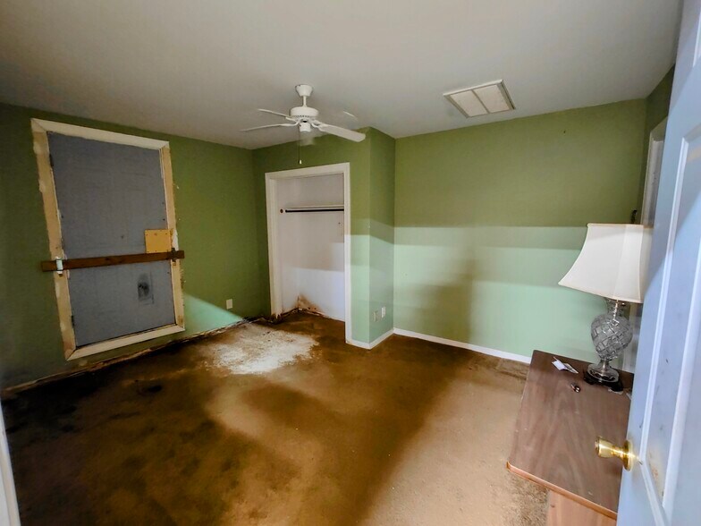 More Photos Of 105 Marigold St, Rocky Mount General Retail For Sale