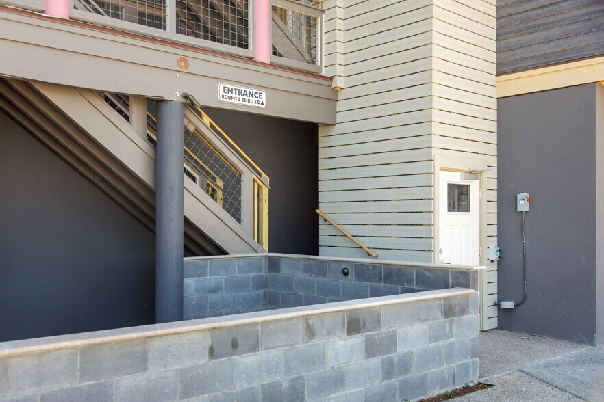 More Photos Of 87 Center St, Folly Beach Restaurant For Lease