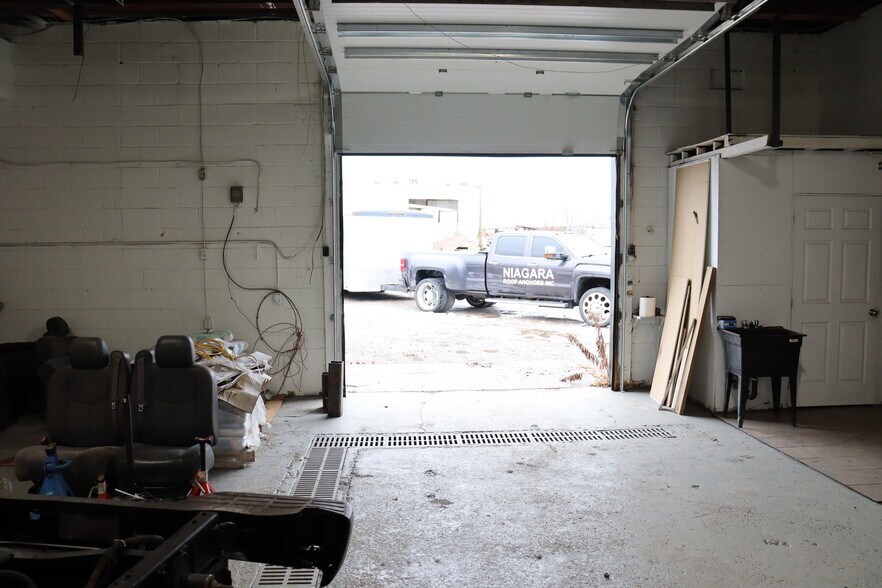 More Photos Of 37 Minford Ave, Toronto Warehouse For Lease