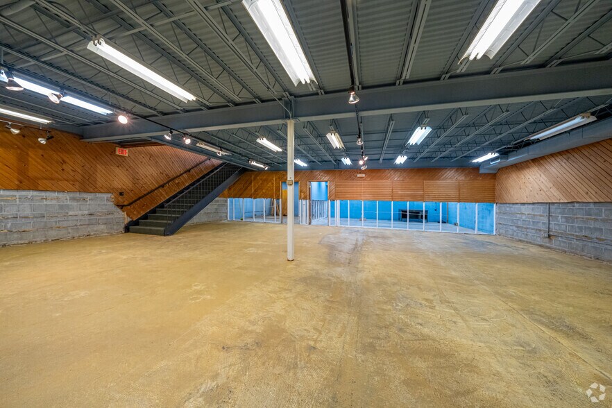 More Photos Of 4700 N University St, Peoria Freestanding For Sale