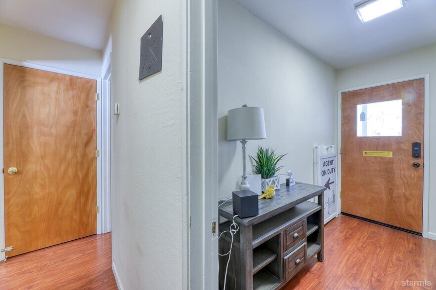 More Photos Of 3816 Pioneer Trl, South Lake Tahoe Office For Sale