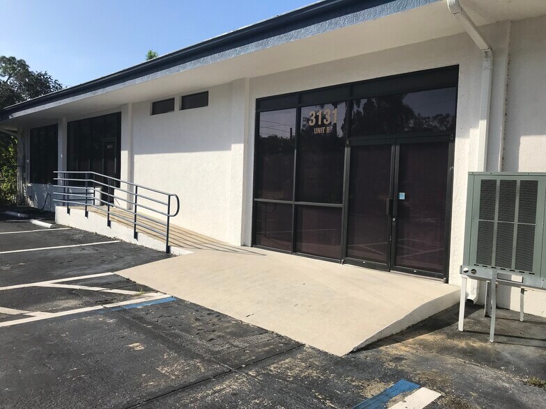 More Photos Of 3120-3131 E Riverside Dr, Fort Myers Research And Development For Lease