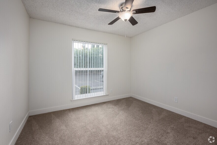 More Photos Of 5500 Foothill Gardens Ct, Sacramento Apartments For Sale