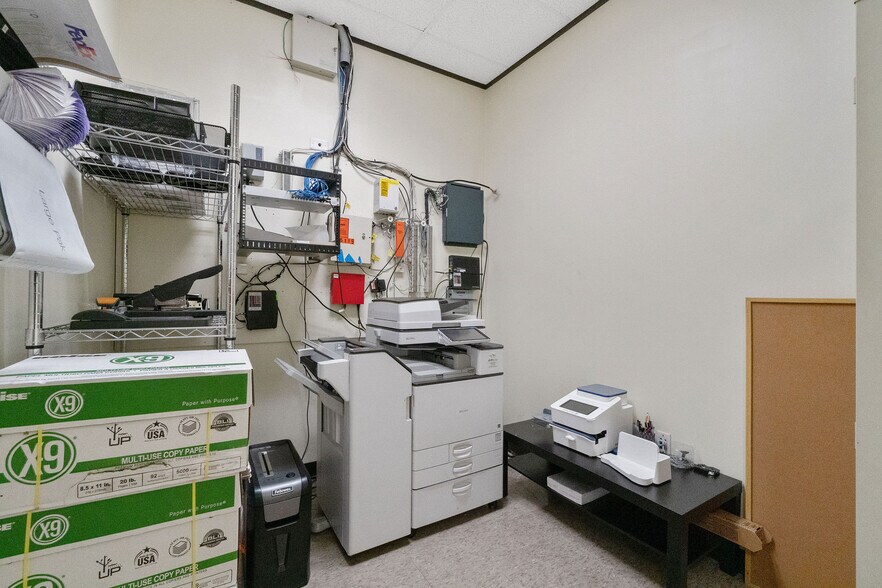 More Photos Of 5119 Hiltonview Rd, Houston Warehouse For Lease