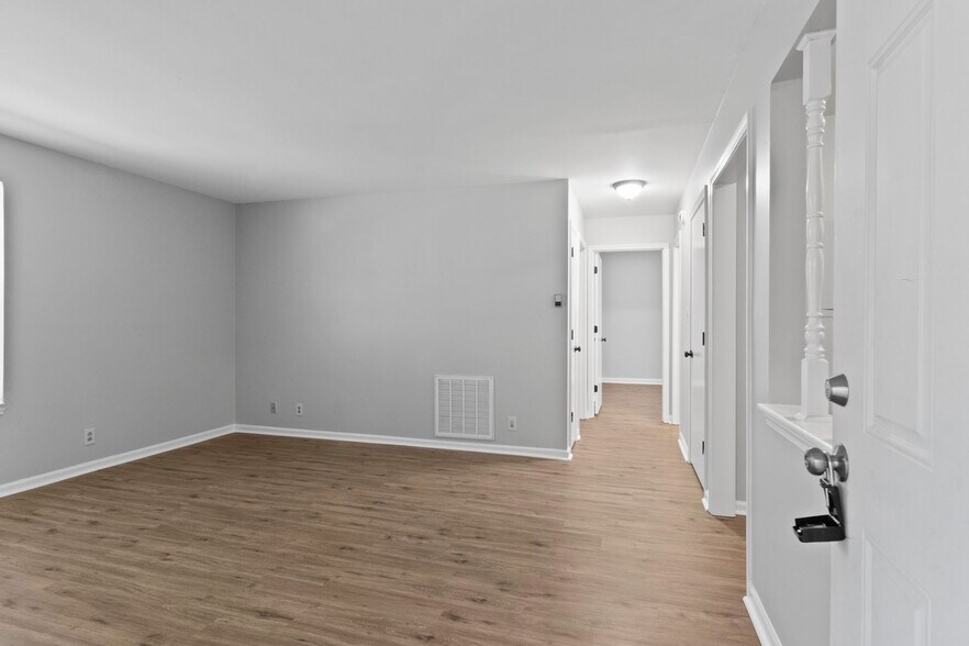 More Photos Of 155 Jack Miller Blvd, Clarksville Apartments For Sale