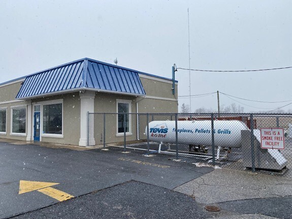 More Photos Of 1616 Main St, Hampstead Storefront Retail Office For Lease