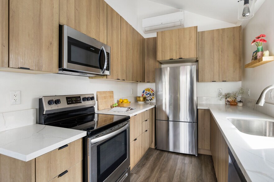 More Photos Of 510 Toledo St, Los Angeles Specialty For Sale