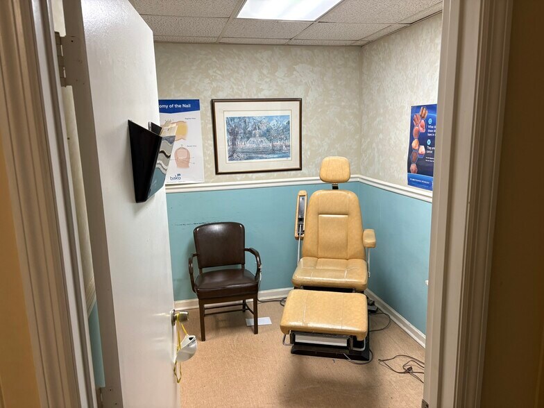 More Photos Of 906 Abercorn St, Savannah Office For Sale