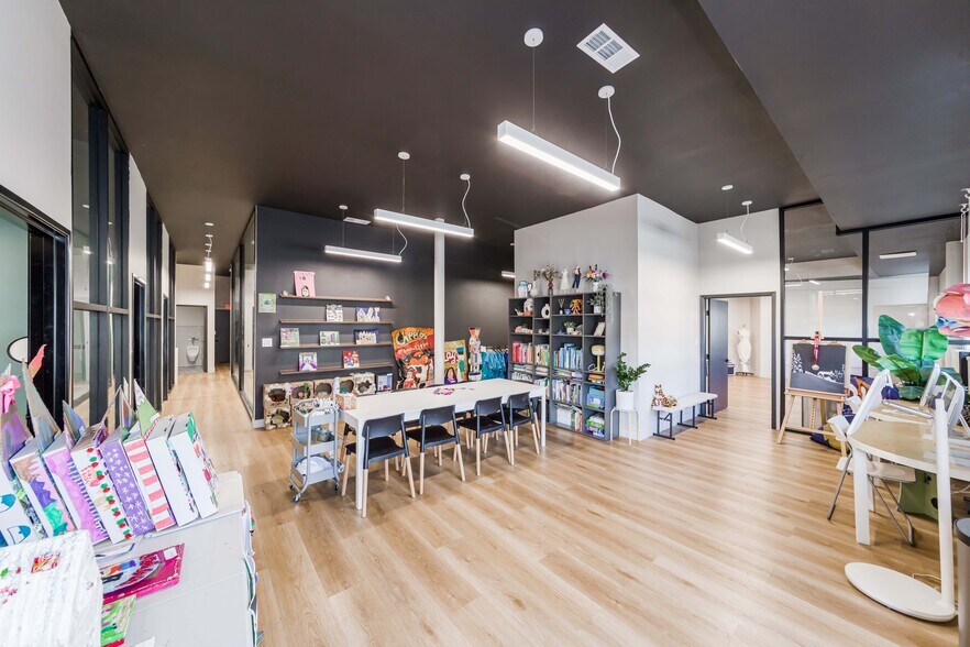 More Photos Of 2870 Foothill Blvd, La Crescenta Office For Sale