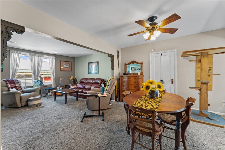 More Photos Of 517 Milwaukee St, Kewaunee General Retail For Sale