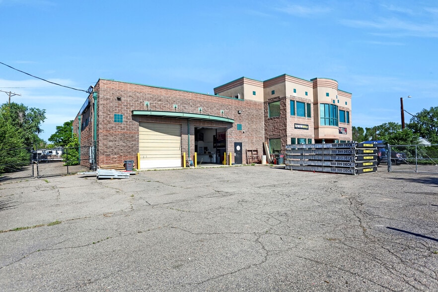 More Photos Of 1900 W Hamilton Pl, Englewood Warehouse For Sale