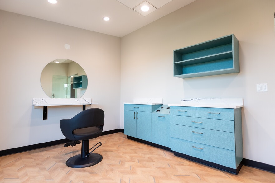 More Photos Of 4801 Quail Crest Pl, Lawrence Coworking Space