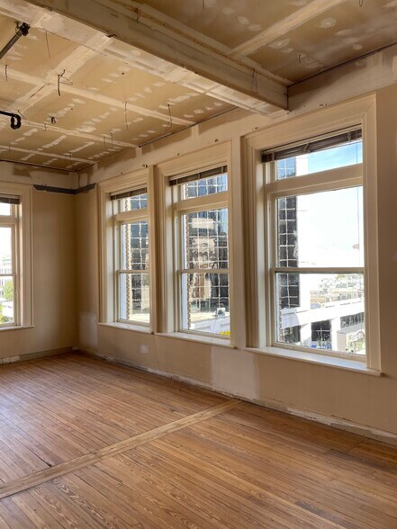 More Photos Of 1 S Orange Ave, Orlando Office For Lease