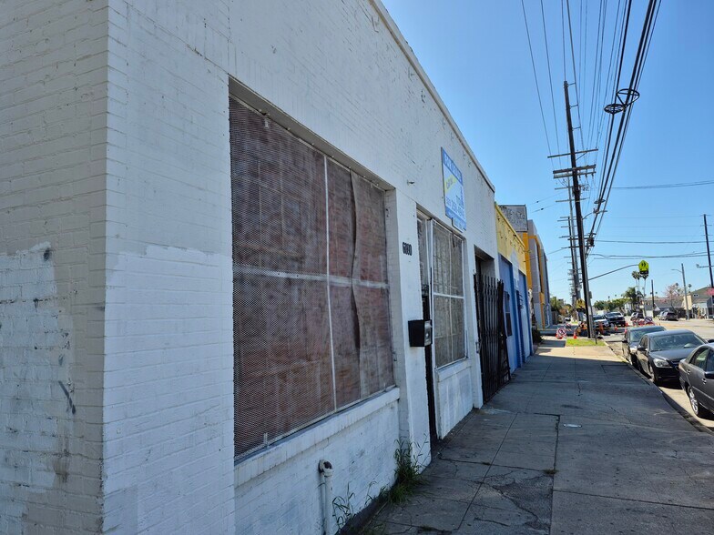 More Photos Of 6080 S Hoover St, Los Angeles Unknown For Lease