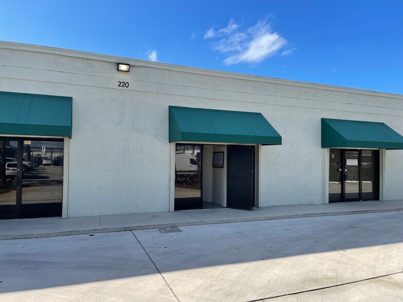 More Photos Of 220 Venus St, Jupiter Warehouse For Lease