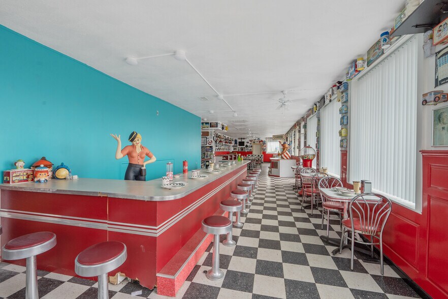 More Photos Of 9681 US 20, Cassville Restaurant For Sale