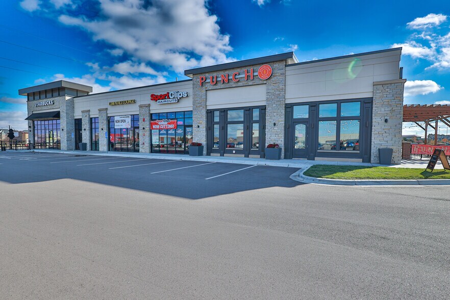 Primary Photo Of 15550 English Ave, Apple Valley General Retail For Sale