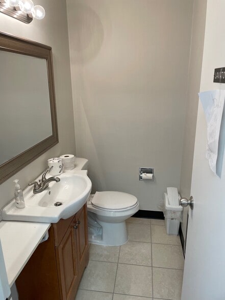 More Photos Of 11125 Rockville Pike, Rockville Medical For Lease