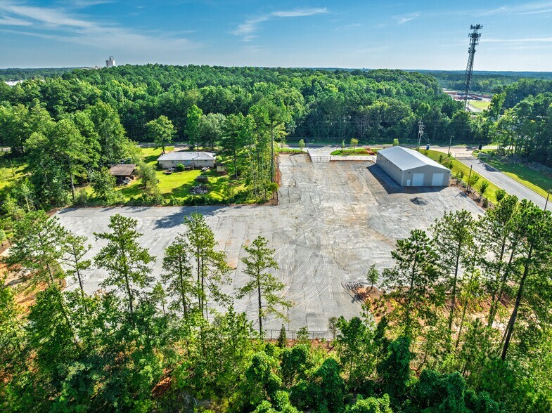 More Photos Of 8239 Gullatt Rd, Palmetto Industrial For Lease