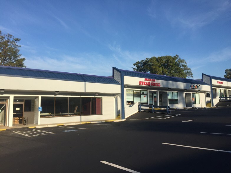 More Photos Of 416 Boston Post Rd E, Marlborough Storefront For Lease