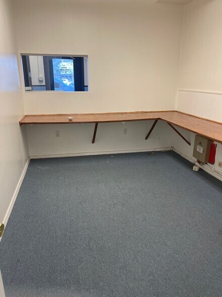 More Photos Of 187-191 Broadway, Amityville Storefront For Lease