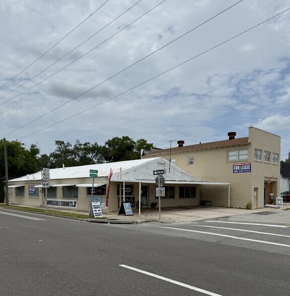 More Photos Of 225 S Dixie Fwy, New Smyrna Beach Showroom For Sale