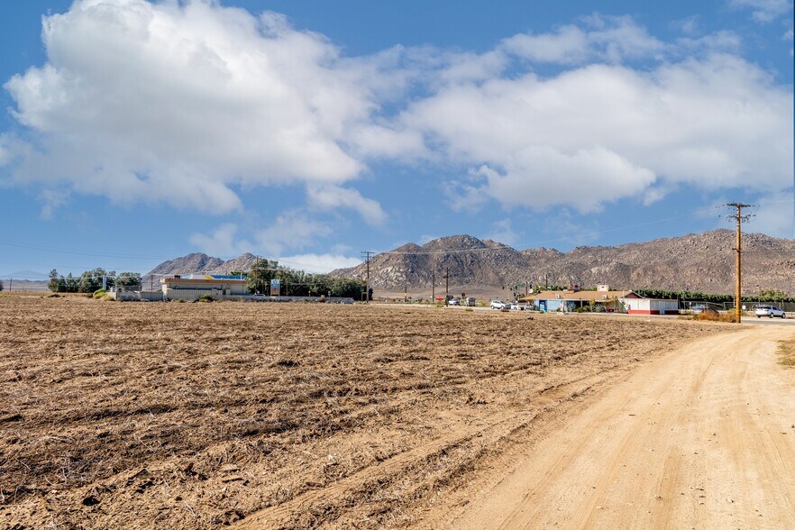 More Photos Of Lakeview Ave @ Ramona Expressway, Nuevo Land For Sale