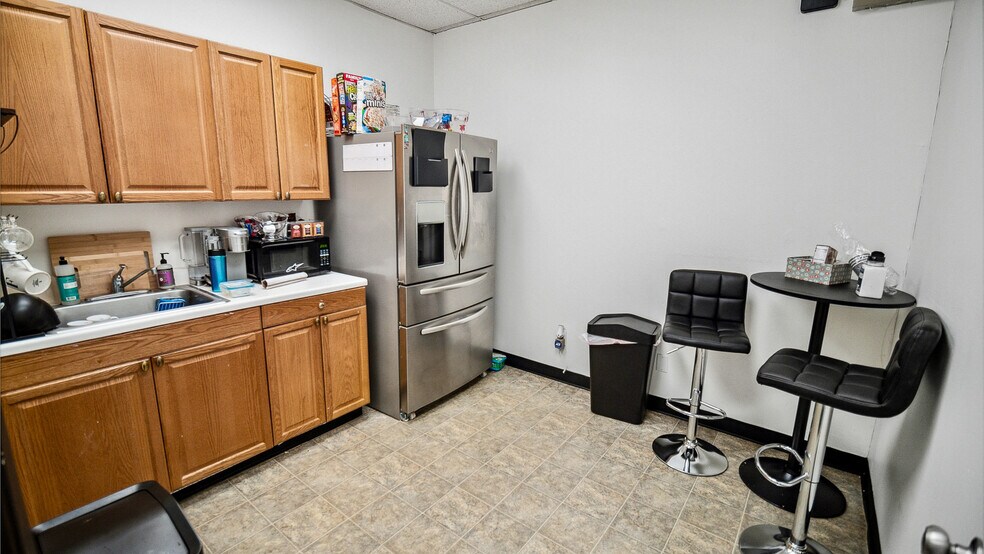 More Photos Of 18331 Gridley Rd, Cerritos Medical For Lease