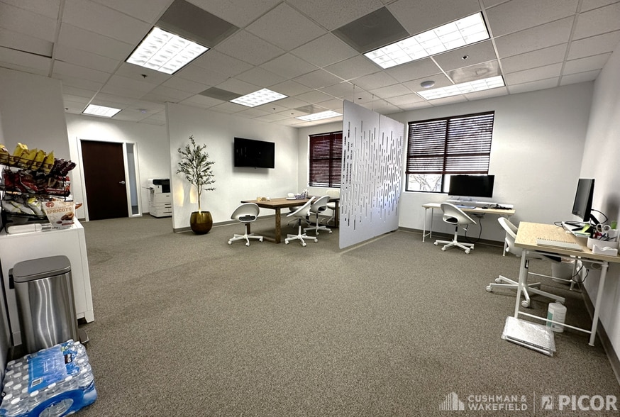 More Photos Of 3067 W Ina Rd, Tucson Office For Lease