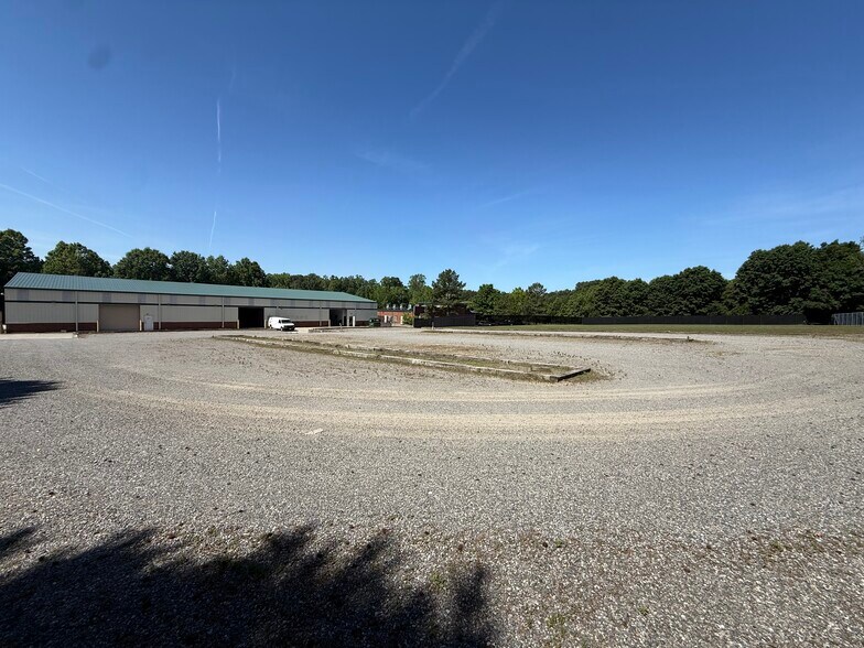 More Photos Of 1725 Endeavor Dr, Williamsburg Warehouse For Lease