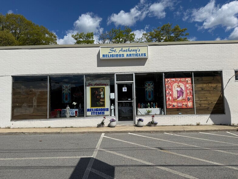More Photos Of 61 Waverly St, Framingham Storefront For Lease