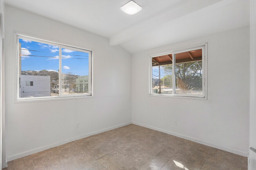 More Photos Of 932 Waiakamilo Rd, Honolulu Apartments For Sale