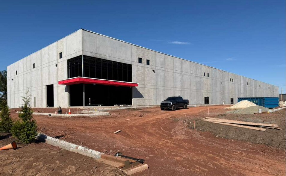 More Photos Of 11 Royal, Flemington Warehouse For Lease