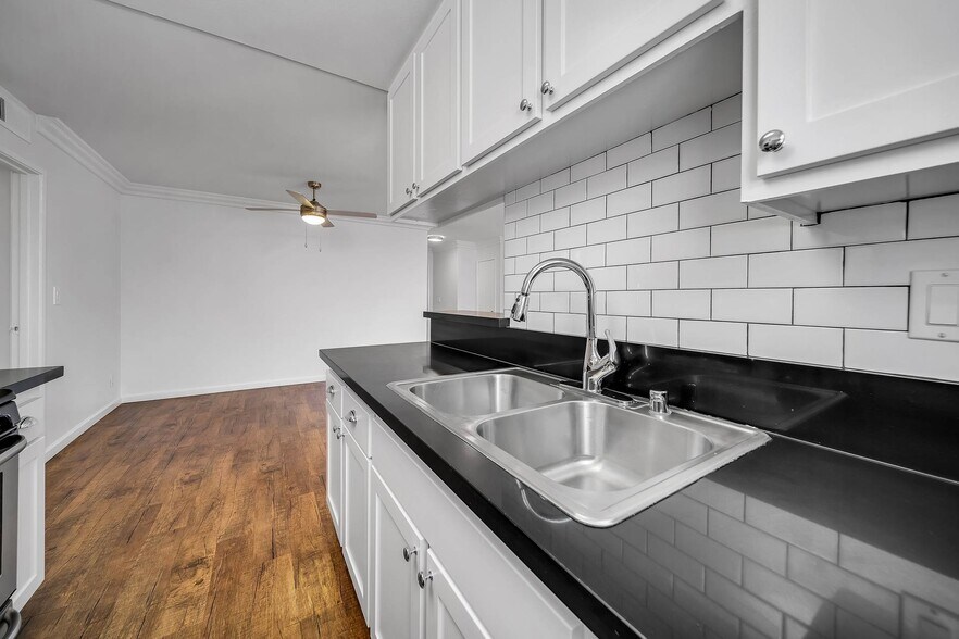 More Photos Of 1320 N Sycamore Ave, Los Angeles Apartments For Sale