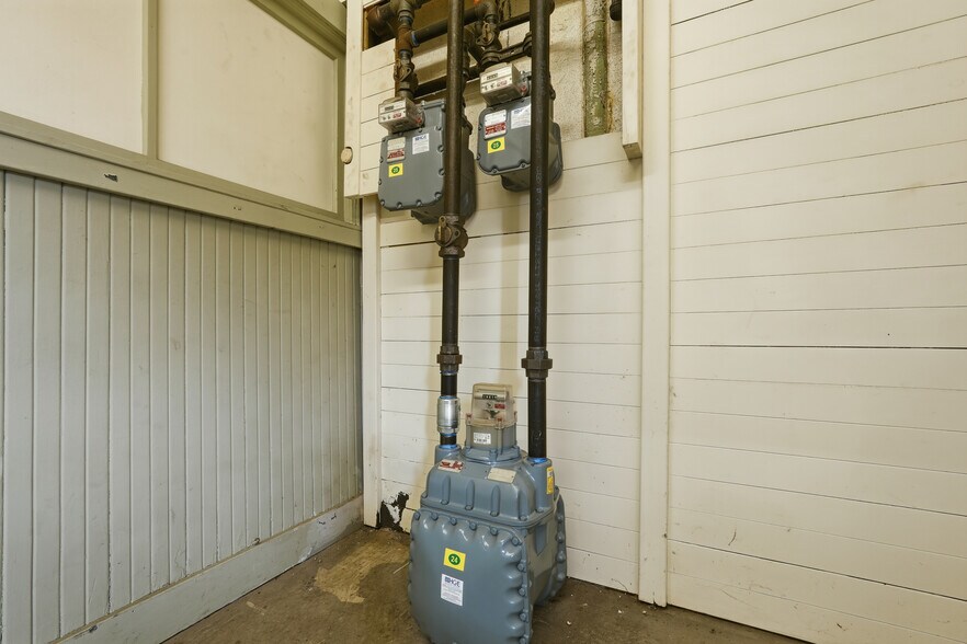 More Photos Of 420 Dwight St, Holyoke Manufacturing For Lease