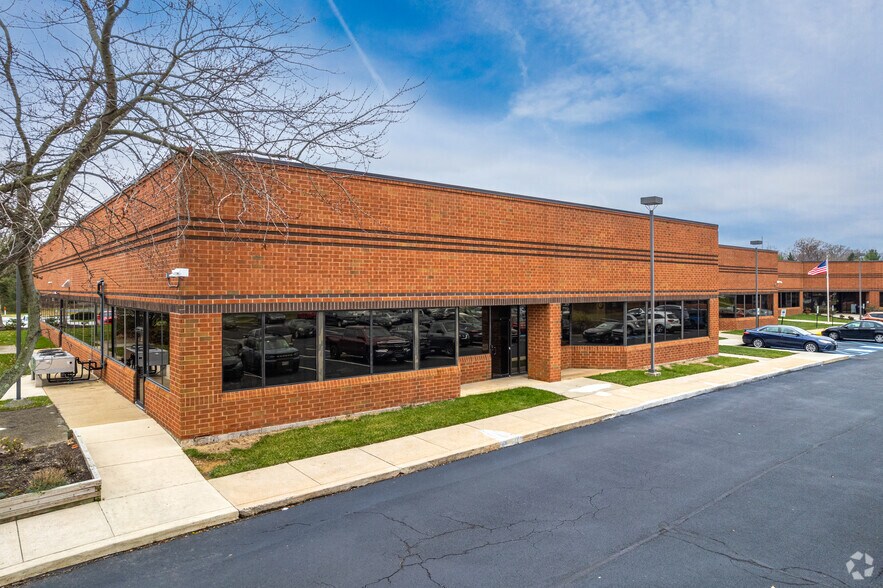 More Photos Of 100 White Clay Center Dr, Newark Unknown For Lease