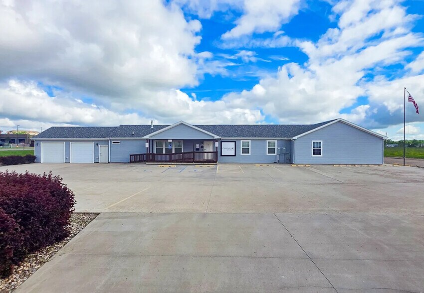 Primary Photo Of 820 42nd St W, Williston Office For Lease
