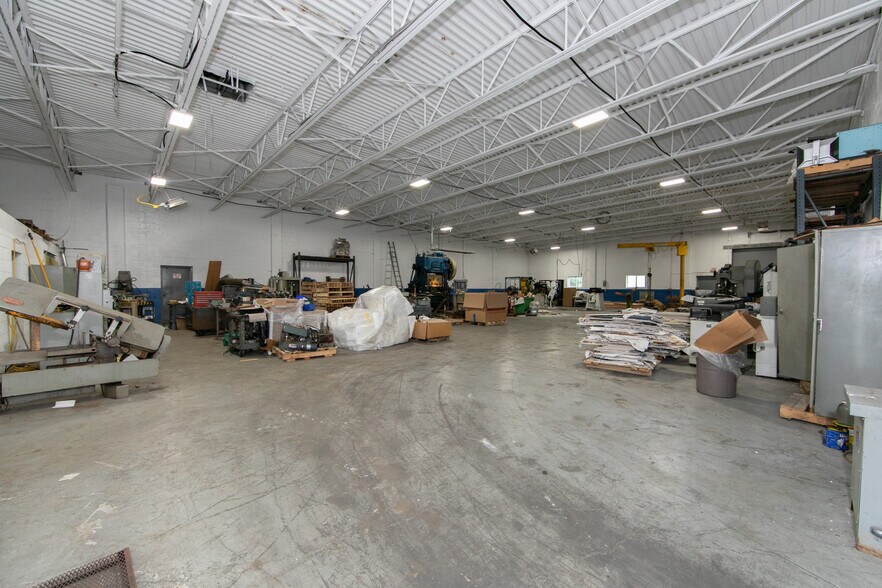 More Photos Of 355 Crider Ave, Moorestown Warehouse For Lease