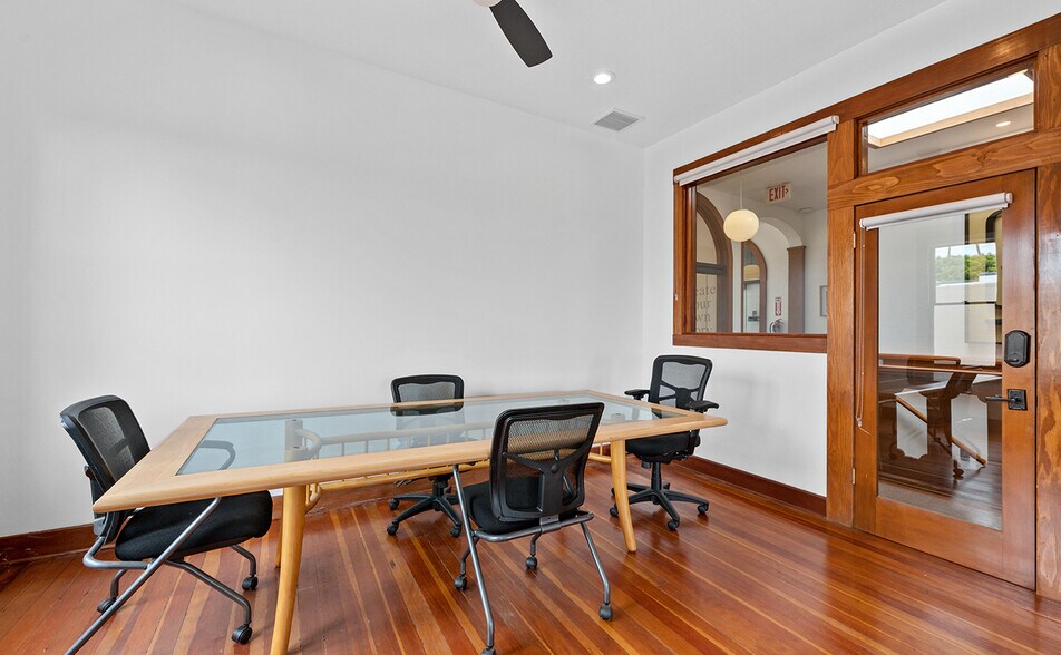 More Photos Of 100 Chesterfield Dr, Cardiff By The Sea Storefront Retail Office For Lease