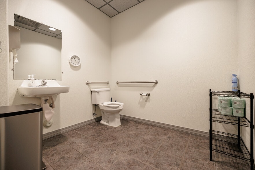 More Photos Of 1965 Dominion Way, Colorado Springs Medical For Sale